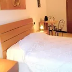 Rollando בית הארחה ורנאצה