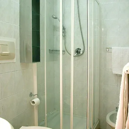 アフィッタカメレ ローランド 3* ヴェルナッツァ