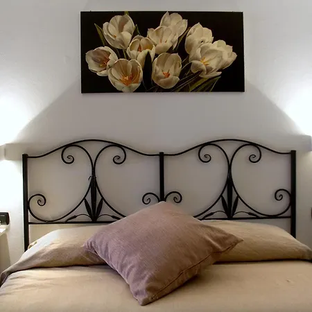 Rollando Guest house