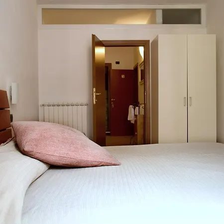 Rollando Guest house 2*